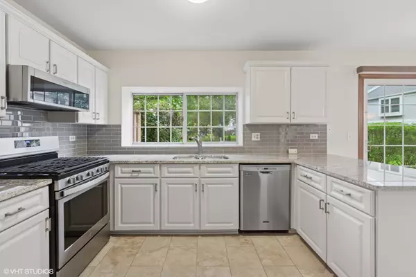 Downers Grove, IL 60516,6337 Brighton ST