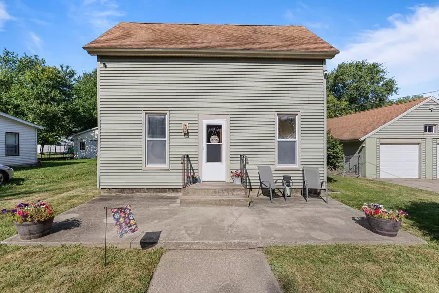 105 S Hickory ST, Pesotum, IL 61863
