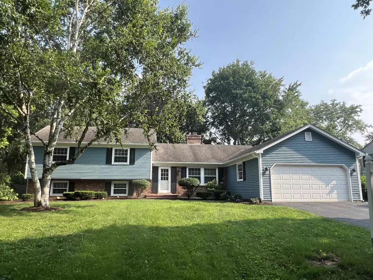 Naperville, IL 60540,25W135 ESSEX AVE