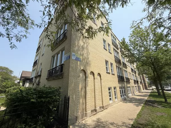 Chicago, IL 60625,4901 N Christiana AVE #24