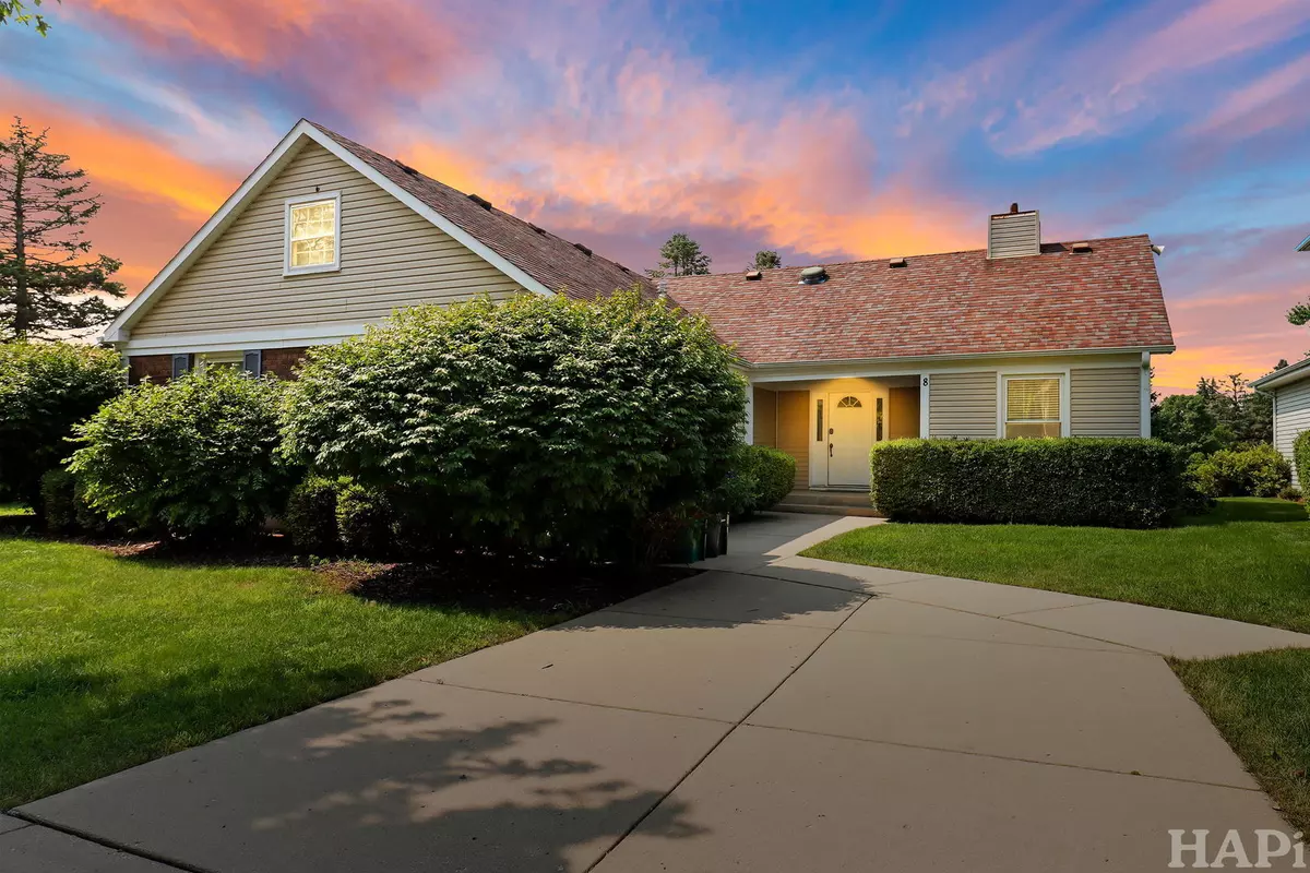 Vernon Hills, IL 60061,8 Greenvale RD