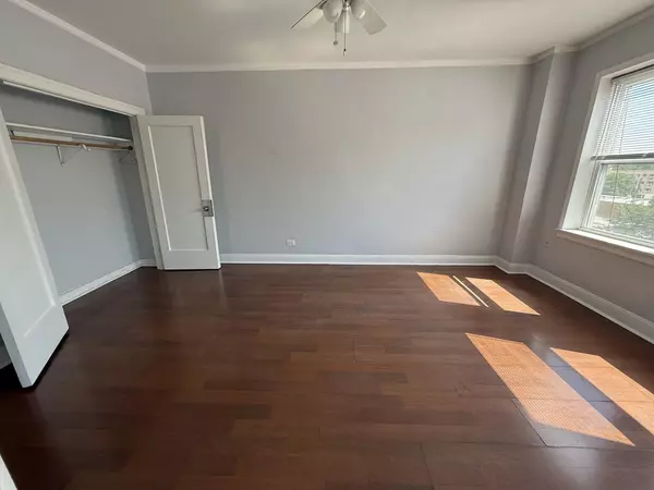 Chicago, IL 60626,6930 N Greenview AVE #311