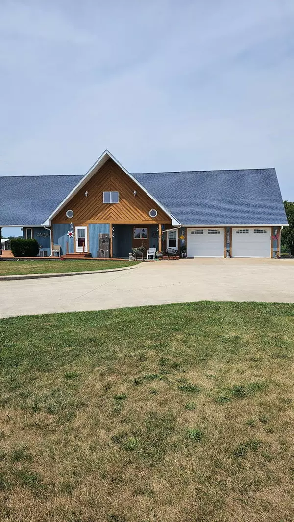 5612 N 3000w RD, Bourbonnais, IL 60914