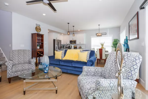 Normal, IL 61761,1831 Derek DR