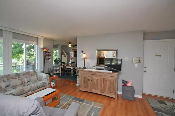 Wauconda, IL 60084,230 Brett CIR #A