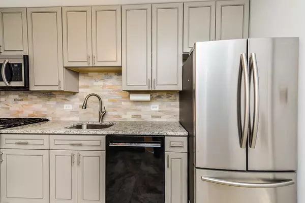 Prospect Heights, IL 60070,628 Piper LN #3A