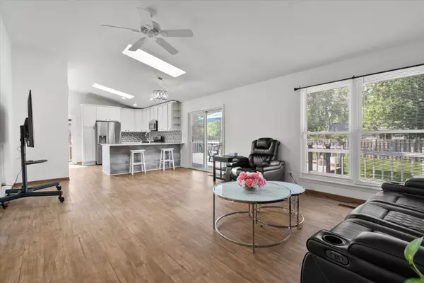 Island Lake, IL 60042,874 Plymouth LN
