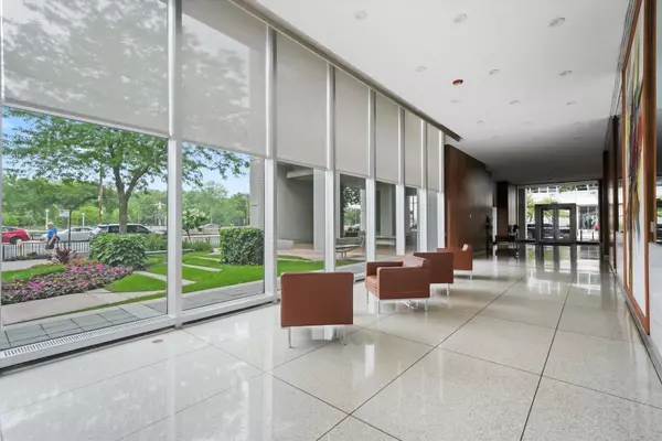 Chicago, IL 60613,3600 N LAKE SHORE DR #1309