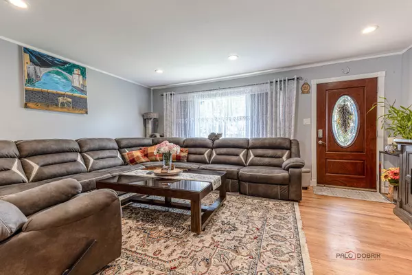 Morton Grove, IL 60053,7254 Davis ST