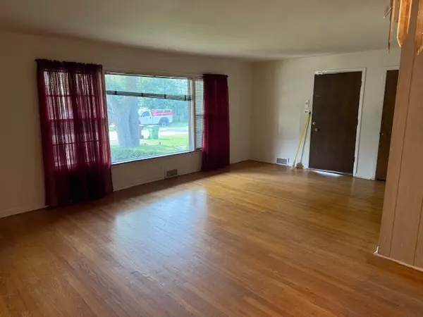 Skokie, IL 60077,9539 Lorel AVE
