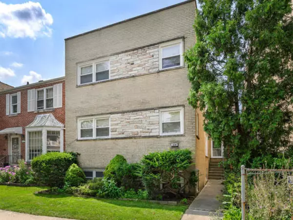 3233 W Olive AVE #2, Chicago, IL 60659
