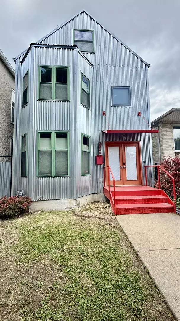 Chicago, IL 60618,3036 N Gresham AVE