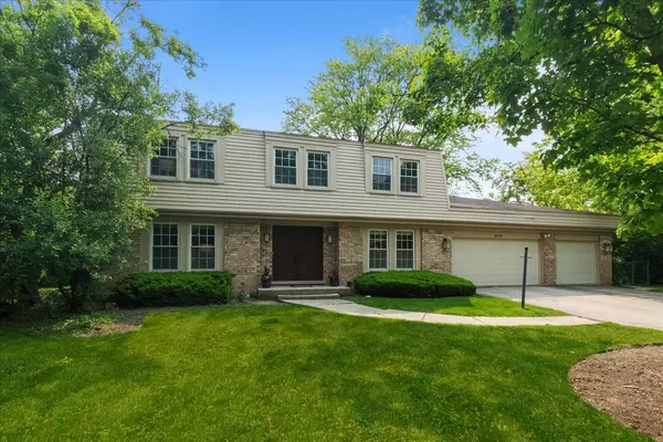 805 Brand LN, Deerfield, IL 60015