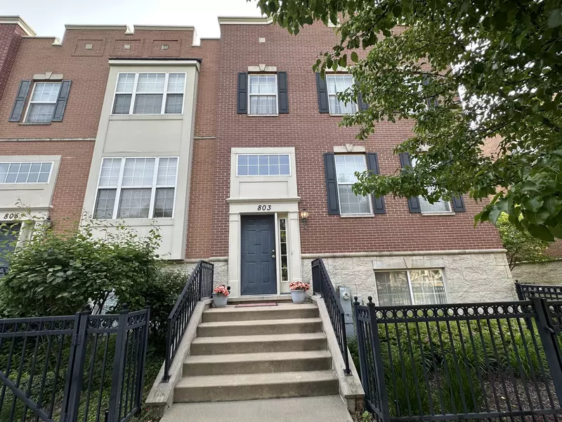 803 Station BLVD, Aurora, IL 60504