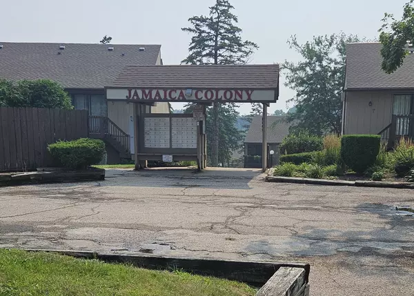 27 Jamaica Colony #7, Fox Lake, IL 60020