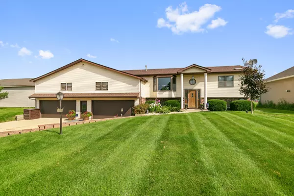 1617 Wright DR, Sandwich, IL 60548