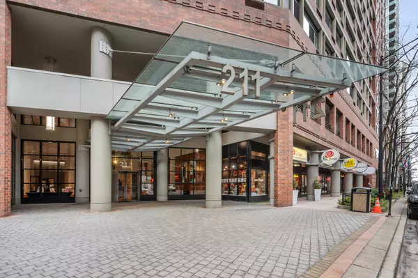 211 E Ohio ST #1823, Chicago, IL 60611