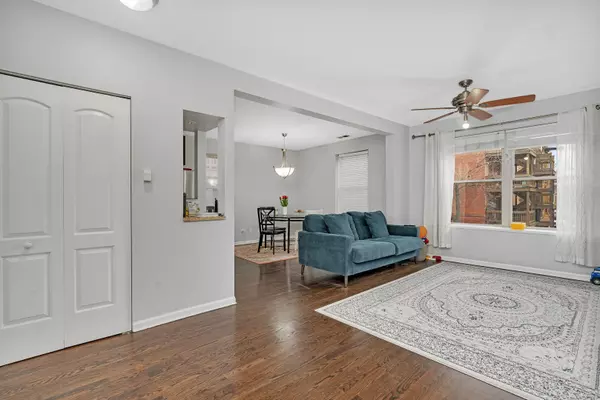 Chicago, IL 60640,1410 W Sunnyside AVE #1S