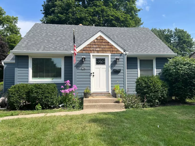 125 Maple ST, Crystal Lake, IL 60014