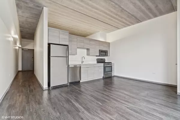 Chicago, IL 60647,1920 N Milwaukee AVE #205