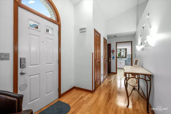 Sugar Grove, IL 60554,27 Hillcrest DR