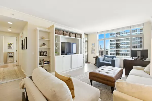 Chicago, IL 60611,530 N Lake Shore DR #2203