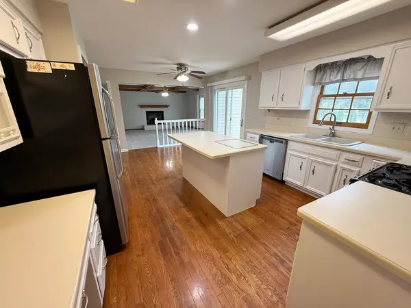 Naperville, IL 60565,2436 PUTNAM DR