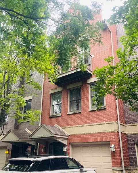 556 E 32nd ST #C, Chicago, IL 60616