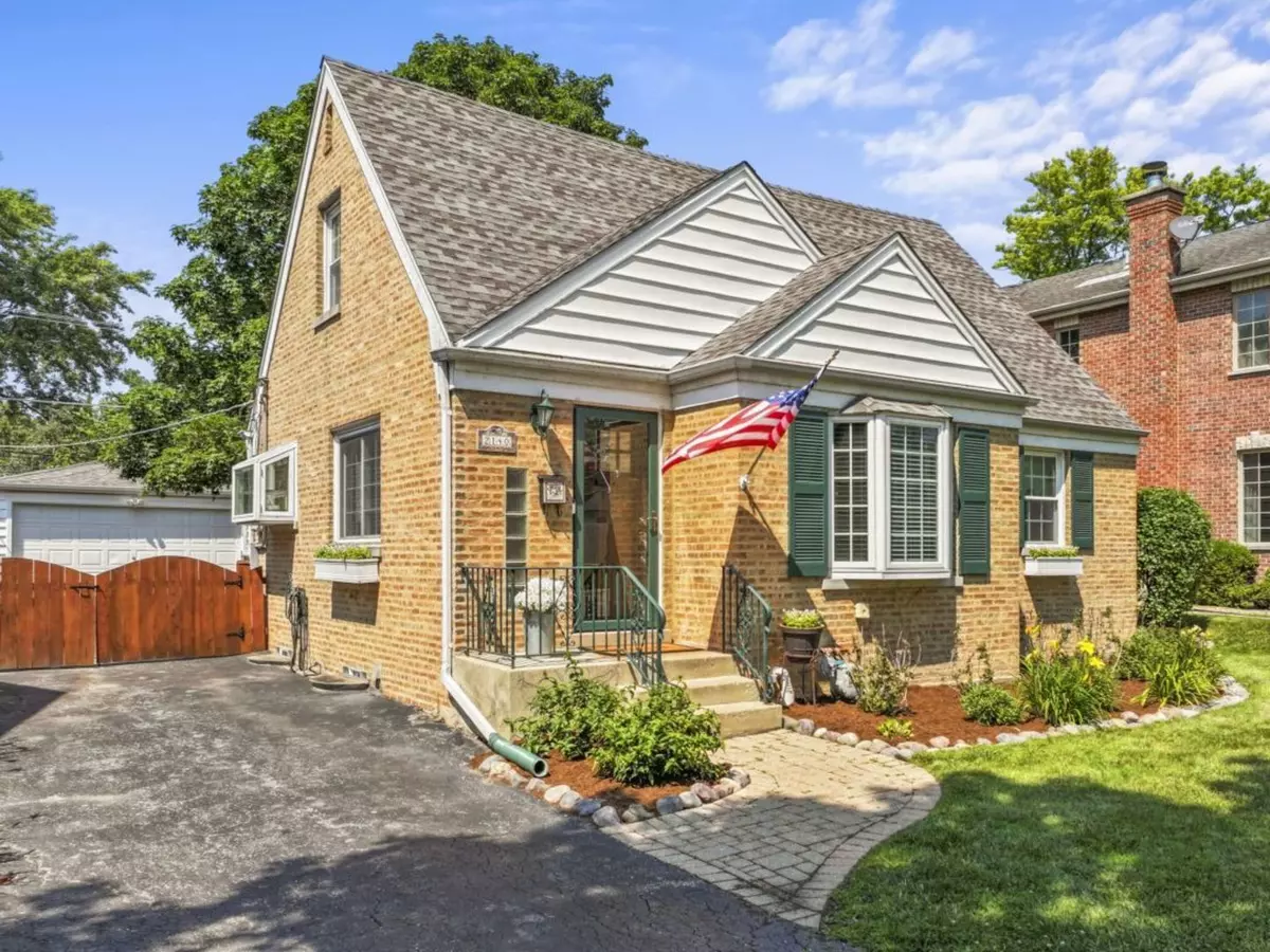 Glenview, IL 60025,2140 Walnut CT