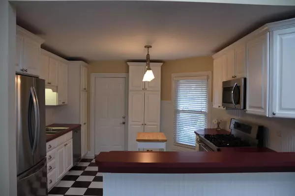 Wheaton, IL 60189,2138 Stirrup LN