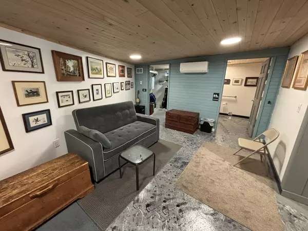 Dekalb, IL 60115,209 Grove ST