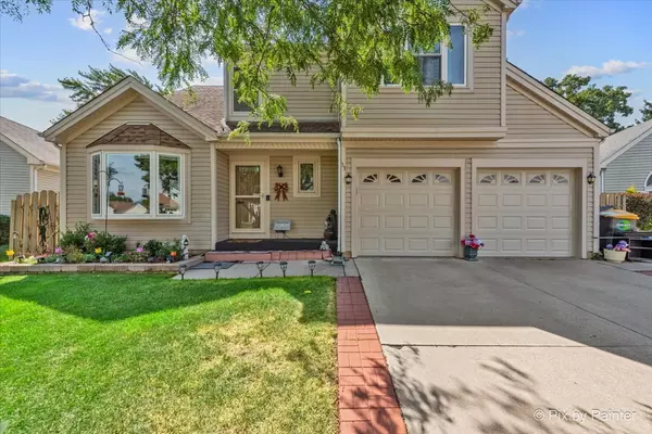 33 Jackson LN, Streamwood, IL 60107