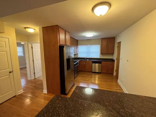 Skokie, IL 60076,8031 Kenton AVE #2N