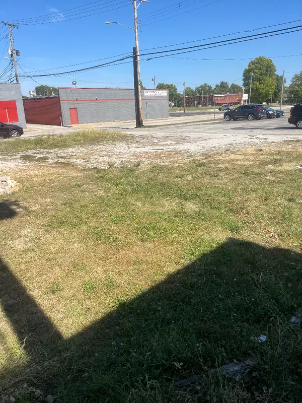 Decatur, IL 62521,141 E Packard ST