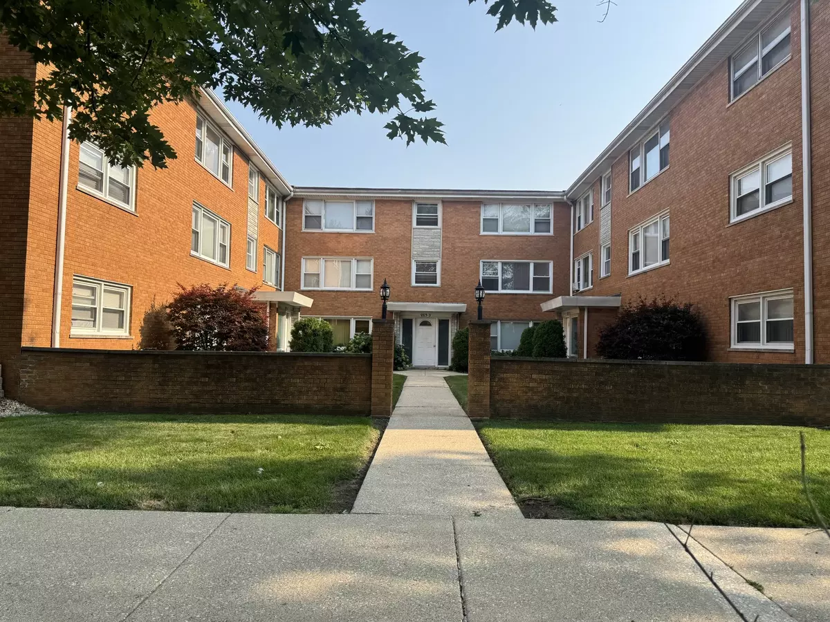 Chicago, IL 60638,6927 W 64th PL #2E