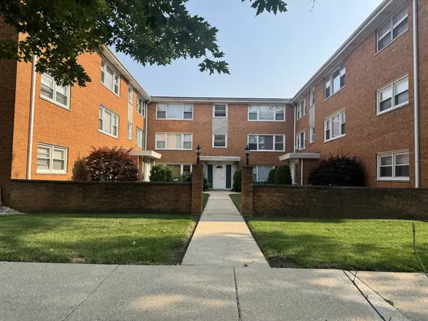 6927 W 64th PL #2E, Chicago, IL 60638