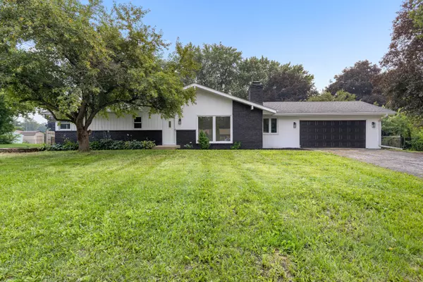 3162 Far Hill RD, Rockford, IL 61109