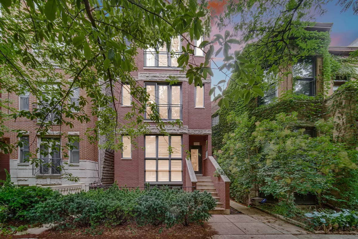 Chicago, IL 60613,3732 N Kenmore AVE #2