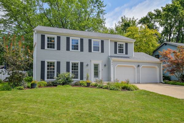 1616 Fairway LN, Naperville, IL 60565