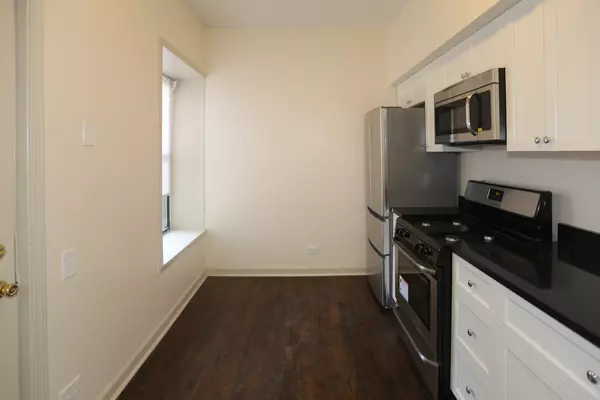 Chicago, IL 60640,1315 W Leland AVE #2