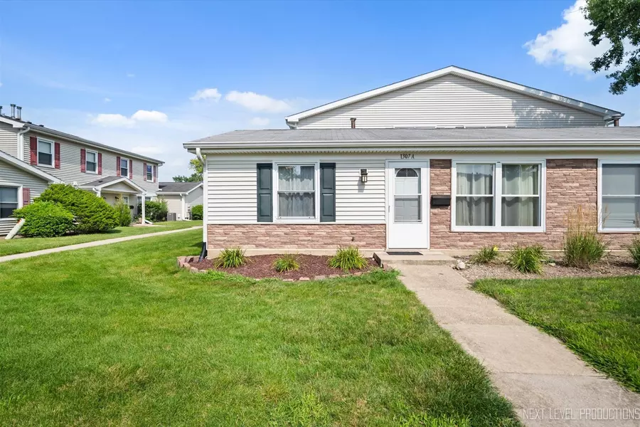 1307 Kingsbury DR #A, Hanover Park, IL 60133