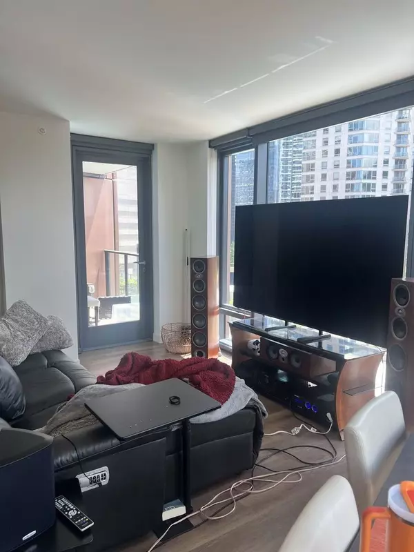 Chicago, IL 60606,350 N Canal ST #603
