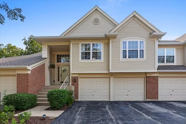 Bartlett, IL 60103,1636 Columbia CIR #2