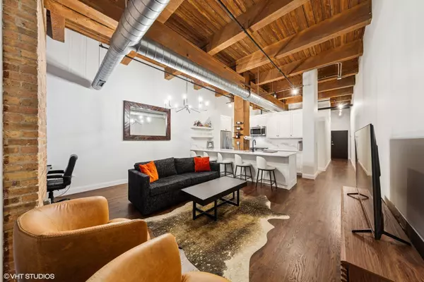 Chicago, IL 60607,1500 W MONROE ST #217
