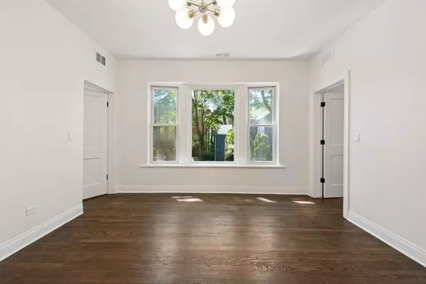 Chicago, IL 60660,1338 W Hollywood AVE #2