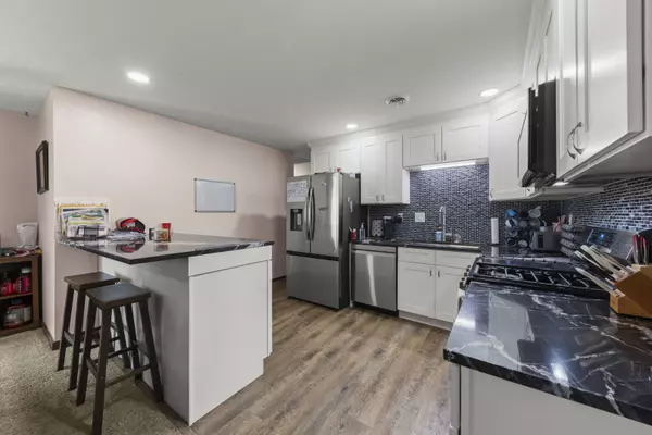 Aurora, IL 60506,2311 Greenleaf CT