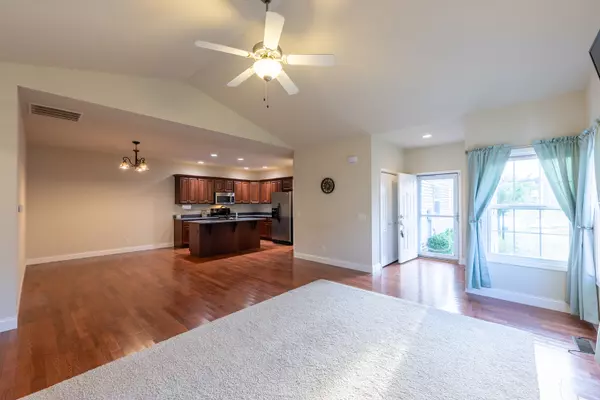 Urbana, IL 61802,3047 E Stillwater Landing