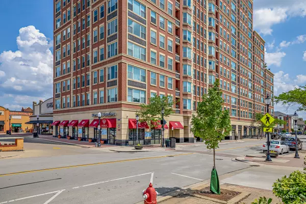 77 S Evergreen AVE #403, Arlington Heights, IL 60005