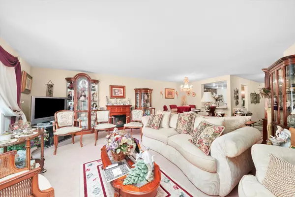 Evergreen Park, IL 60805,3900 W 95th ST #304