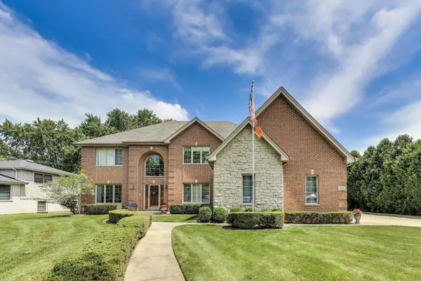 Arlington Heights, IL 60005,913 S DRYDEN PL